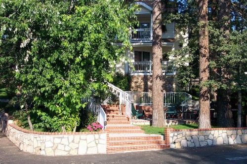Giant Oaks Lodge - image 46