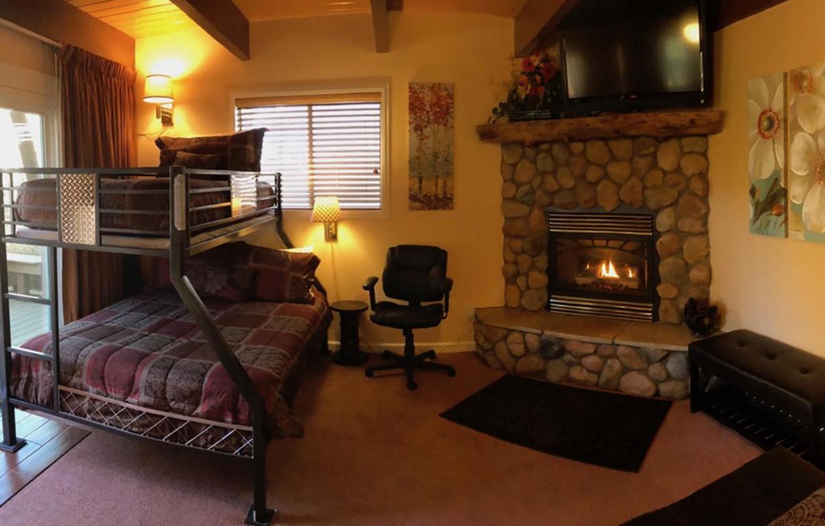 Giant Oaks Lodge - image 5