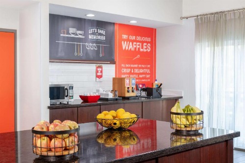 Hampton Inn & Suites Sacramento-Auburn Boulevard - image 24