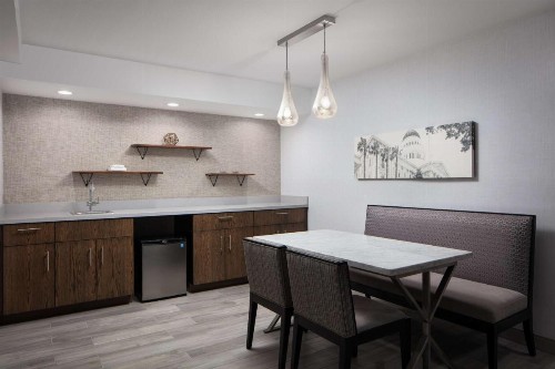 DoubleTree By Hilton Sacramento - image 21