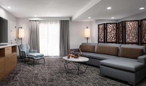 DoubleTree By Hilton Sacramento - image 22