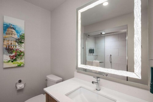 DoubleTree By Hilton Sacramento - image 30