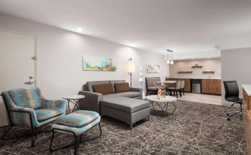 DoubleTree By Hilton Sacramento - image 32