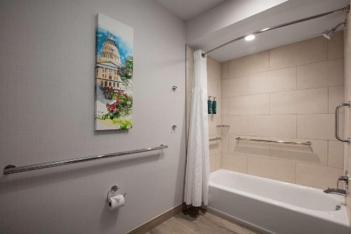DoubleTree By Hilton Sacramento - image 33