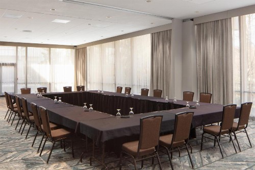 DoubleTree By Hilton Sacramento - image 42