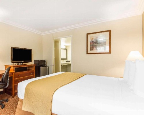 Quality Inn Sacramento - image 23