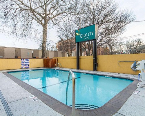 Quality Inn Sacramento - image 25