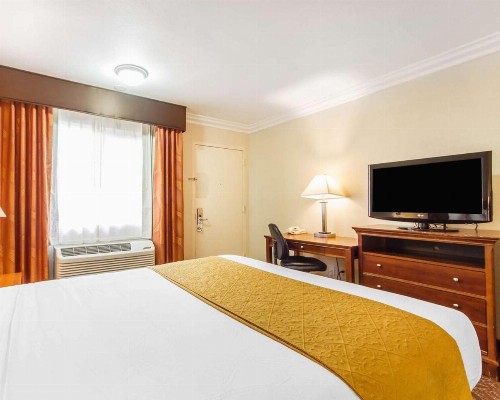 Quality Inn Sacramento - image 45