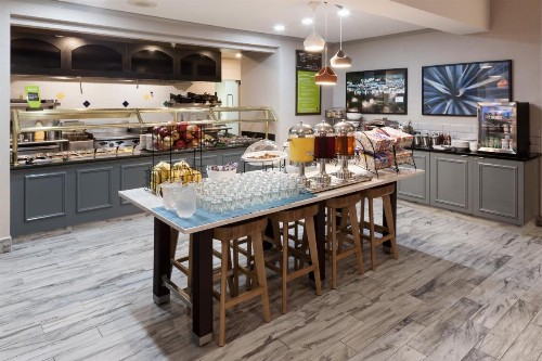 Hilton Garden Inn Sacramento/South Natomas - image 15
