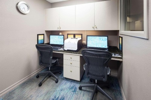 Hilton Garden Inn Sacramento/South Natomas - image 2