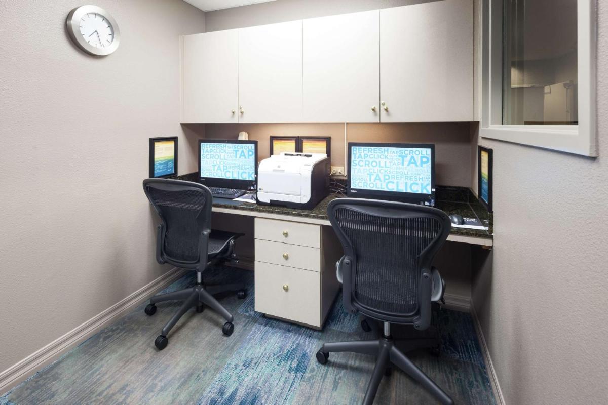 Hilton Garden Inn Sacramento/South Natomas - image 2