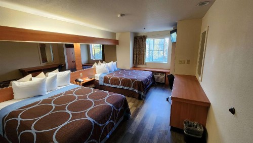 Super 8 by Wyndham Sacramento Airport - image 3