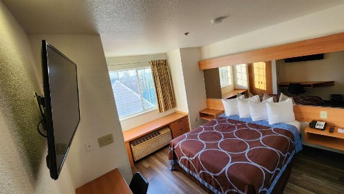 Super 8 by Wyndham Sacramento Airport - image 7