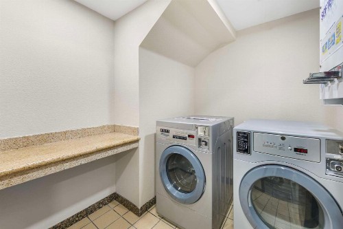 Quality Inn & Suites - image 35