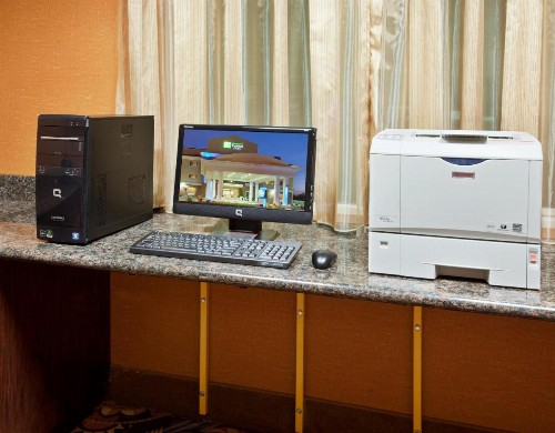 Holiday Inn Express Sacramento Cal Expo an IHG Hotel - image 36