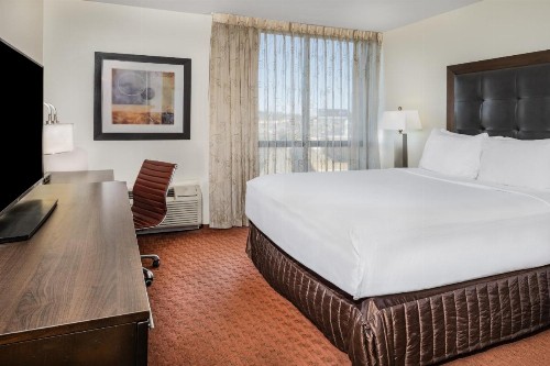 Crowne Plaza Sacramento Northeast an IHG Hotel - image 22