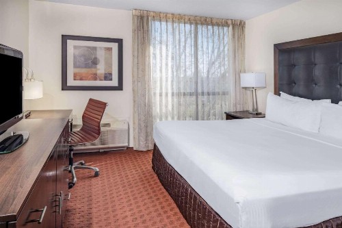 Crowne Plaza Sacramento Northeast an IHG Hotel - image 24