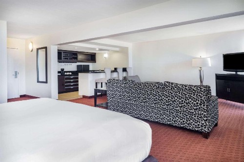 Crowne Plaza Sacramento Northeast an IHG Hotel - image 28