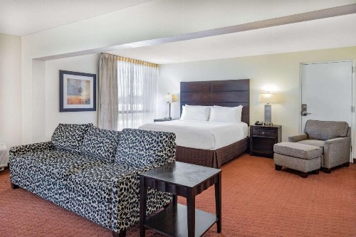 Crowne Plaza Sacramento Northeast an IHG Hotel - image 30