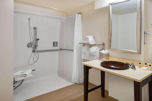 Crowne Plaza Sacramento Northeast an IHG Hotel - image 33