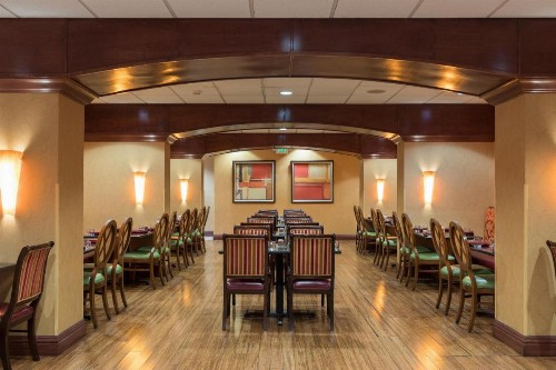 Holiday Inn Sacramento Downtown-Arena an IHG Hotel - image 31