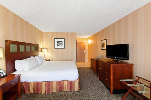 Holiday Inn Sacramento Downtown-Arena an IHG Hotel - image 9