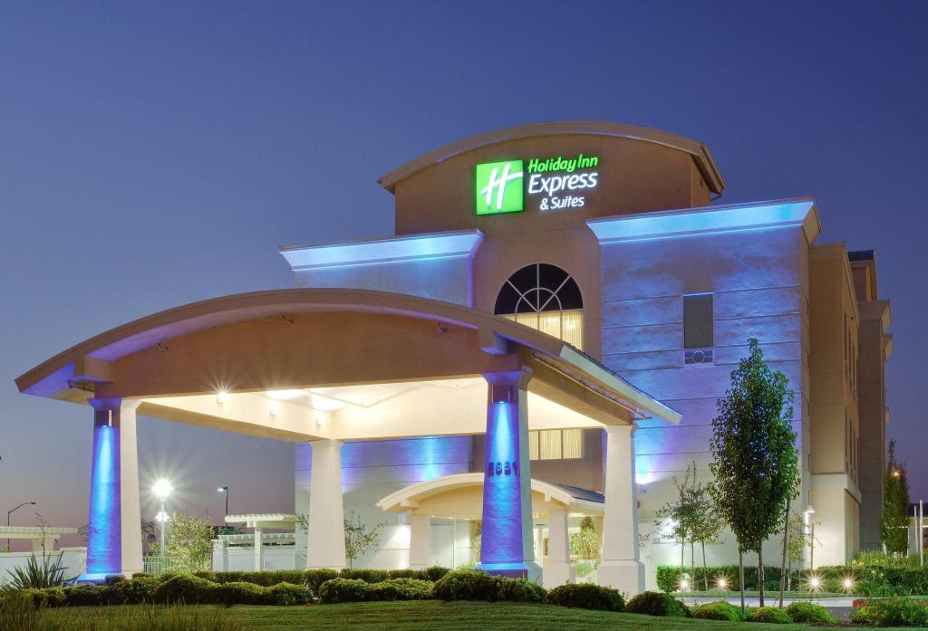 Holiday Inn Express Hotel & Suites Sacramento Airport Natomas an IHG Hotel - main image