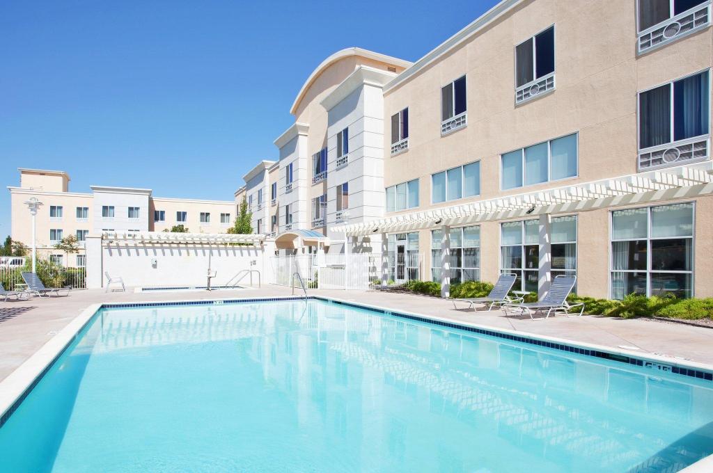 Holiday Inn Express Hotel & Suites Sacramento Airport Natomas an IHG Hotel - image 3