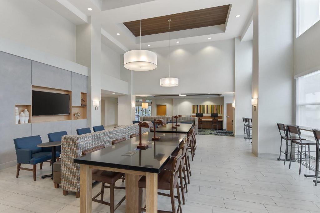 Holiday Inn Express Hotel & Suites Sacramento Airport Natomas an IHG Hotel - image 6