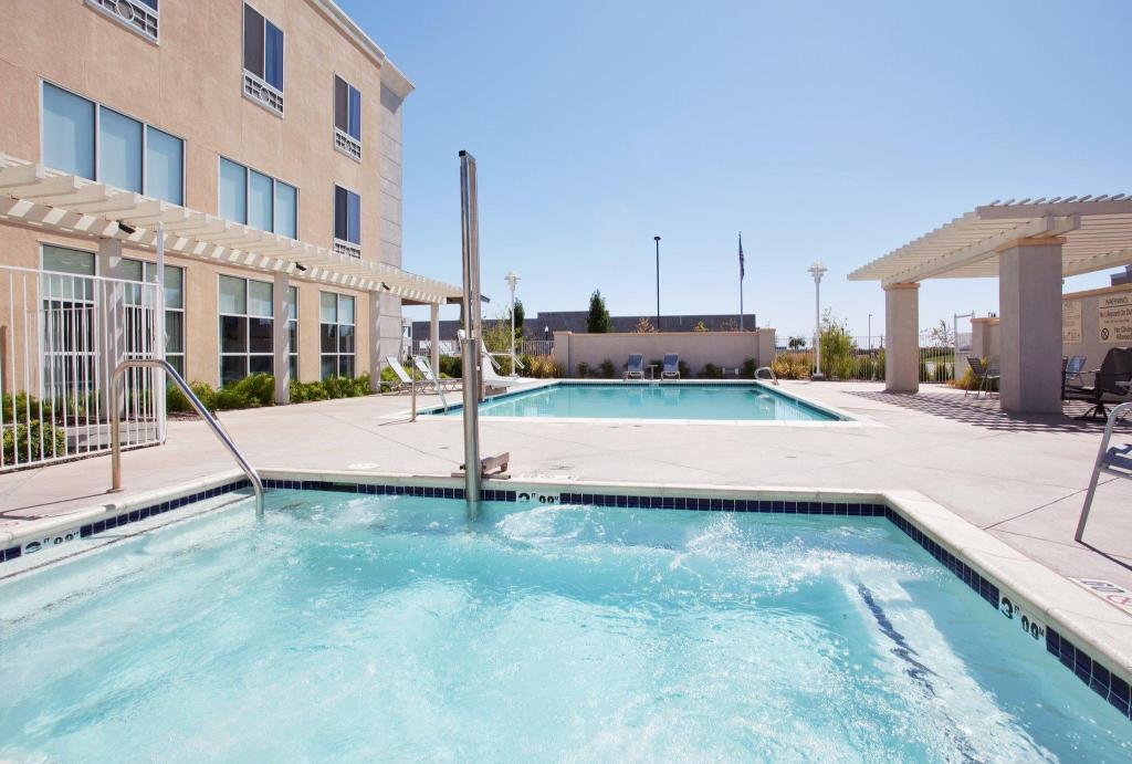 Holiday Inn Express Hotel & Suites Sacramento Airport Natomas an IHG Hotel - image 7
