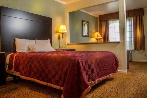Executive Inn & Suites Sacramento - image 13