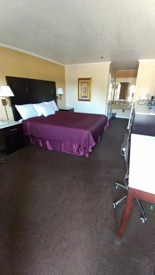 Executive Inn & Suites Sacramento - image 7