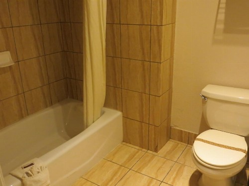 Executive Inn & Suites Sacramento - image 9