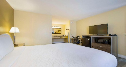SureStay Plus Hotel by Best Western Sacramento North - image 14
