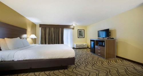 SureStay Plus Hotel by Best Western Sacramento North - image 23