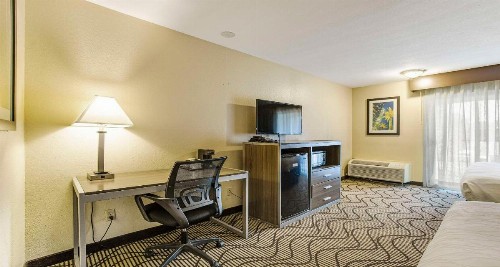 SureStay Plus Hotel by Best Western Sacramento North - image 30
