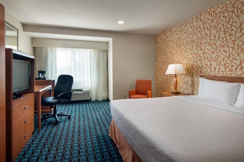 Fairfield Inn Sacramento Cal Expo - image 13