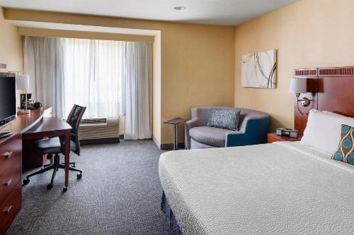 Courtyard by Marriott Sacramento Cal Expo - image 9