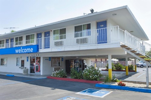 Motel 6 Sacremento Ca - Downton - image 12