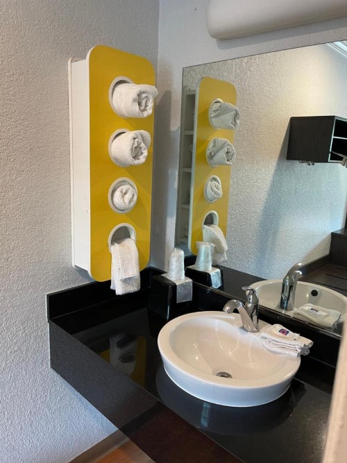 Motel 6 Sacremento Ca - Downton - image 21