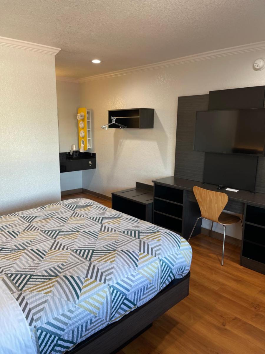 Motel 6 Sacremento Ca - Downton - image 3