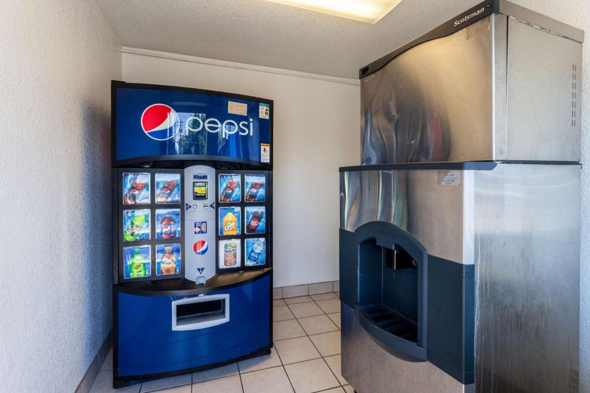 Motel 6 Sacremento Ca - Downton - image 7