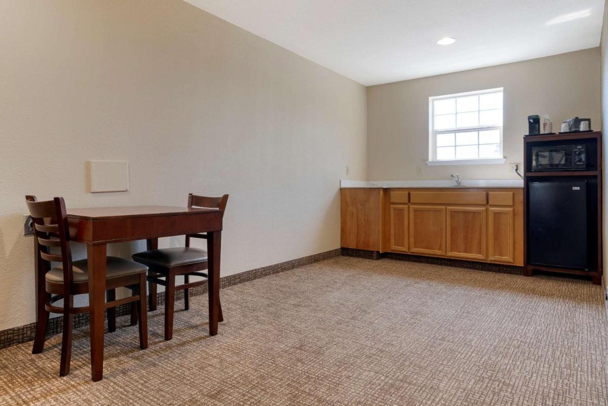 Comfort Suites Downtown Sacramento - image 2