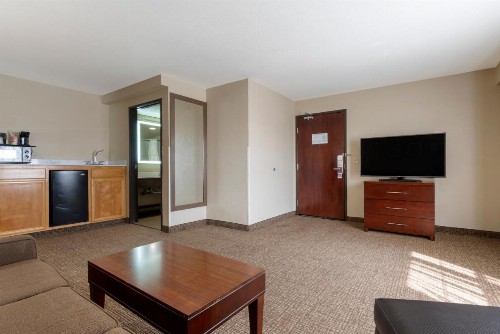 Comfort Suites Downtown Sacramento - image 31