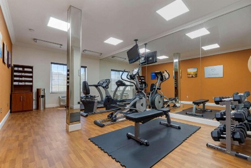 Comfort Suites Downtown Sacramento - image 33