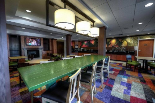 Fairfield Inn and Suites Sacramento Airport Natomas - image 5