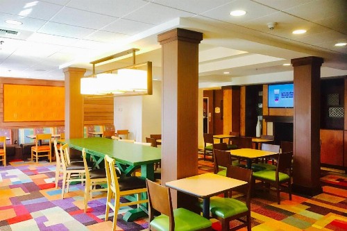 Fairfield Inn and Suites Sacramento Airport Natomas - image 6