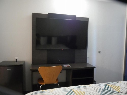 Motel 6-Sacramento CA - South - image 48