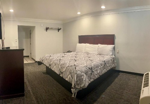 Americas Best Value Inn - Downtown/Convention Center - image 6