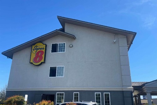 Super 8 by Wyndham Sacramento/Florin Rd - image 22
